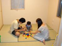LDKに隣接して和室があります。普段はお子様の遊び場としても大活躍。